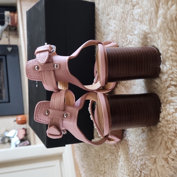 Gorgeous NWT IOB Coach Paige Studded Mat Pink Leather Heeled Sandals 👡💗 - Picture 7 of 16